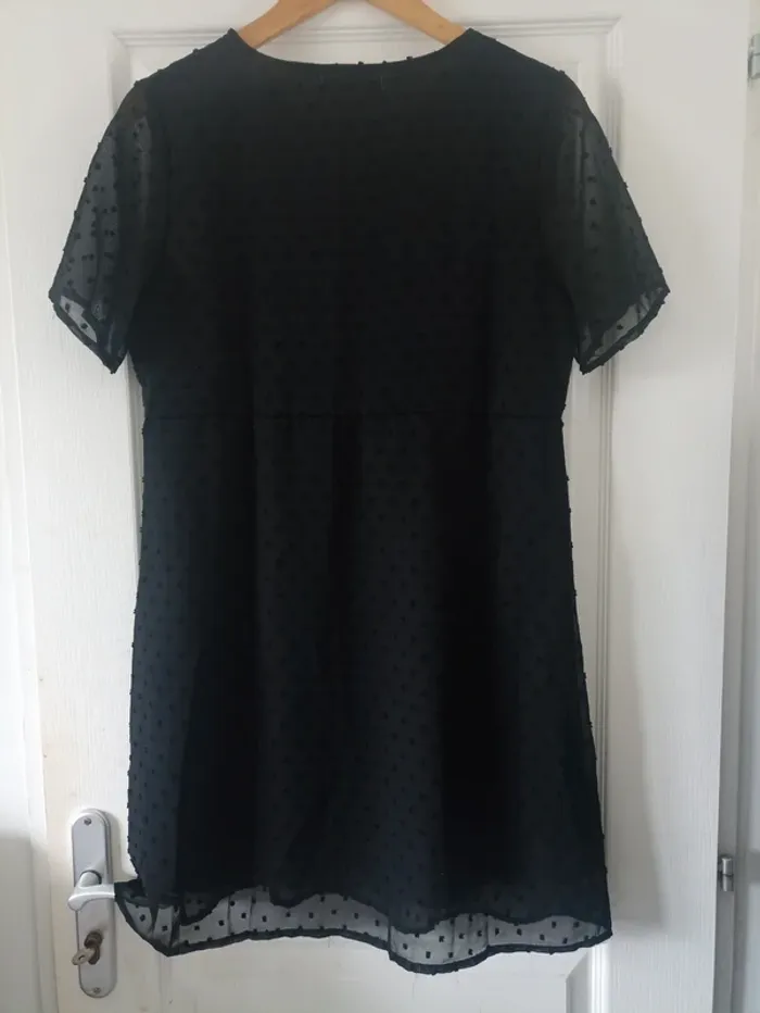 Robe noire élégante - photo numéro 5