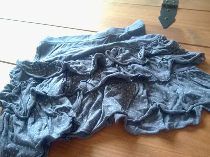 Jupe grise - photo numéro 2