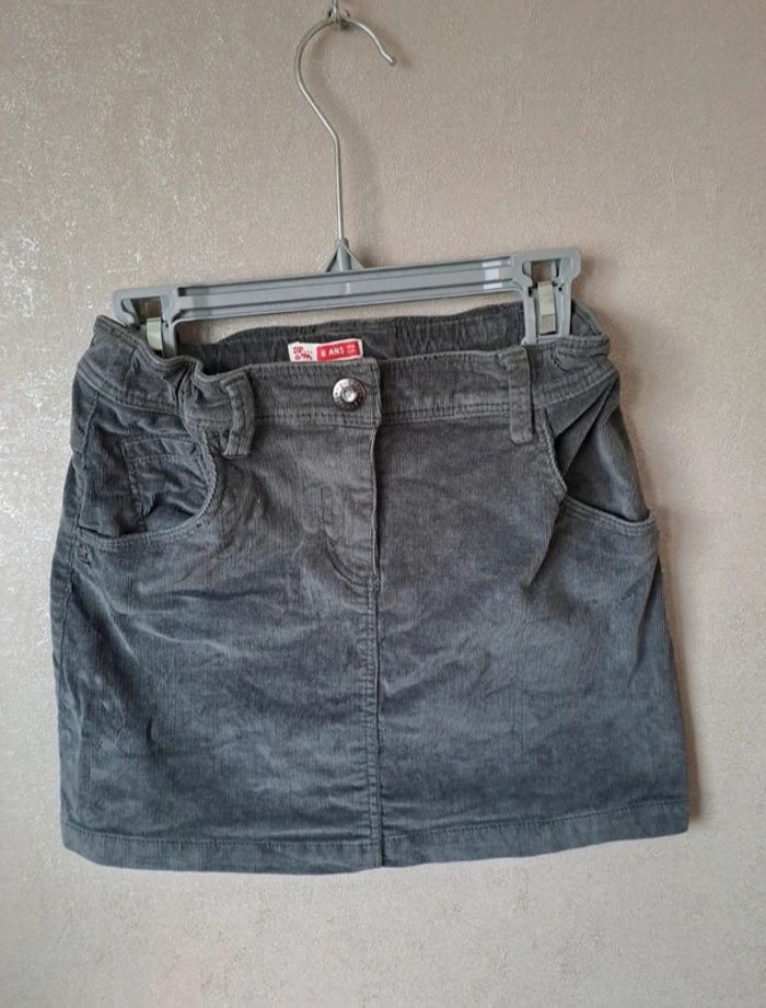 Jolie jupe style velours taille 8 ans dpam