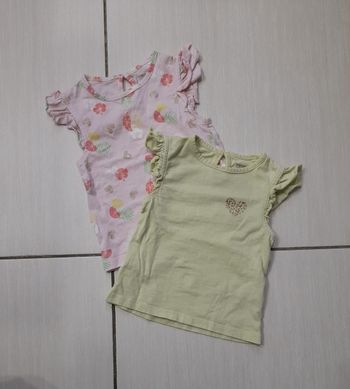 Lot de 2 t shirts 12 mois 
Très bon état