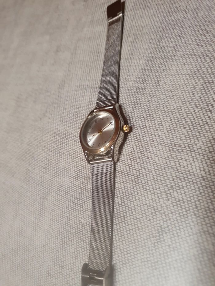 Montre argentée - photo numéro 2