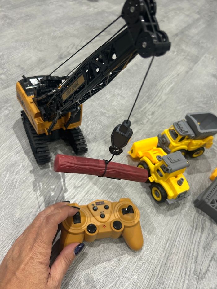Lot grue télécommandé et engins chantier - photo numéro 4