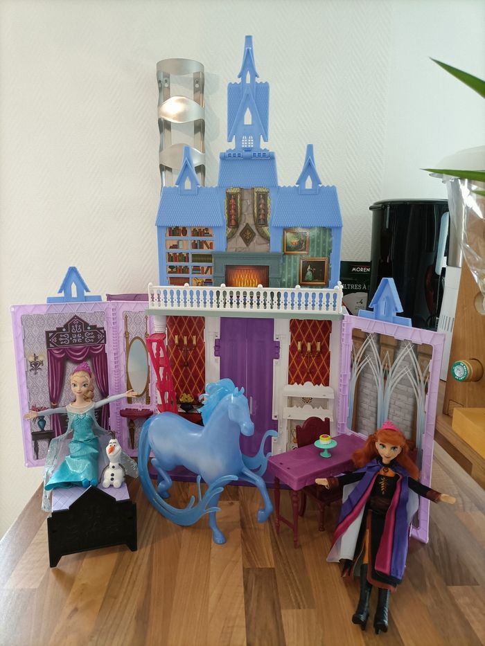 Château Arendelle Reine des Neiges - Elsa +Anna +Olaf +Nok - photo numéro 2