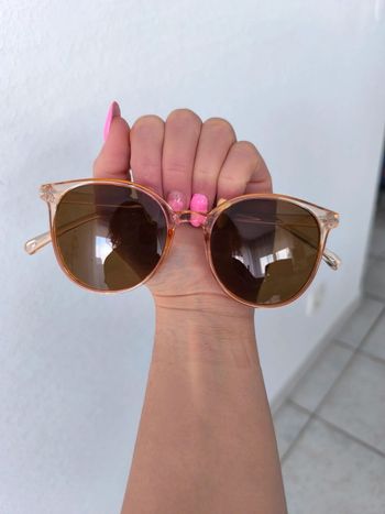 Lunette de soleil femme , saison été , neuve