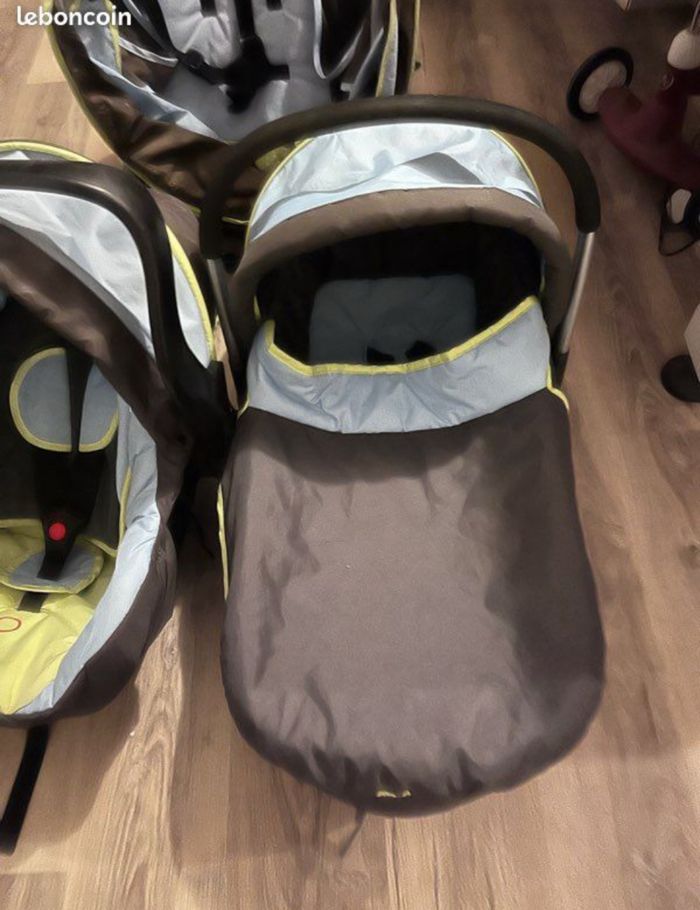 Lot poussette simple avec cosy + nacelle - 40 € - photo numéro 3