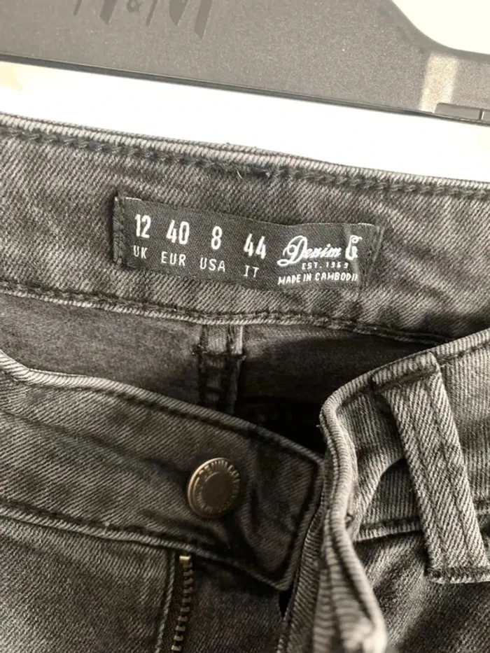 Jean noir troué Taille 40 - photo numéro 2