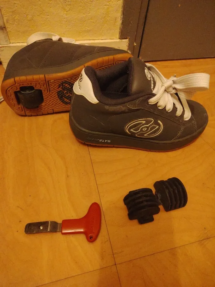 Basket heelys taille 34 - photo numéro 2