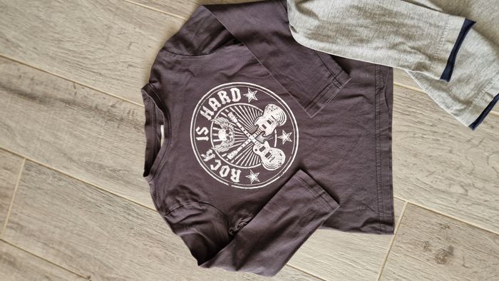 Lot de 2 tee shirts manches longues. Taille 5 ans - photo numéro 3