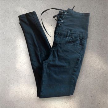 Pantalon jean noir taille haute avec laçage taille 34