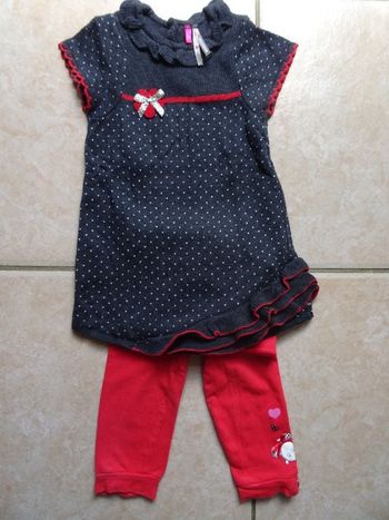 ensemble robe grise et leggings rouges