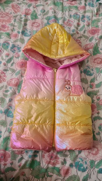 Beaucoup de vêtements petites filles