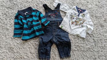 Lot de vêtements 9 mois (3 articles)