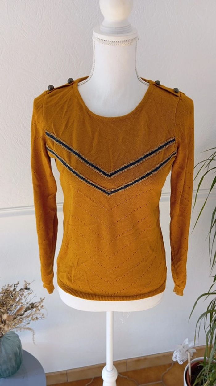 pull moutarde