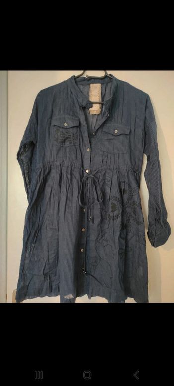 Jolie chemise LMV brodée