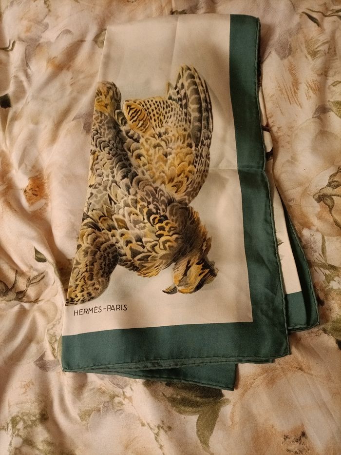 Foulard Hermes en très très bon état - photo numéro 5