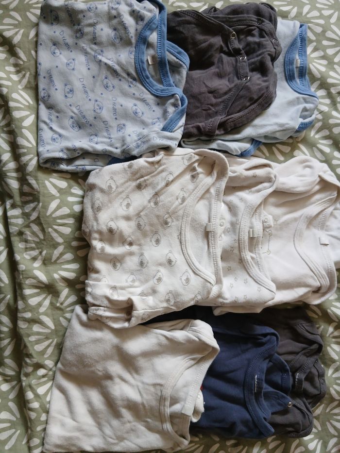 Lot de bodies  86cm et 92cm - photo numéro 2