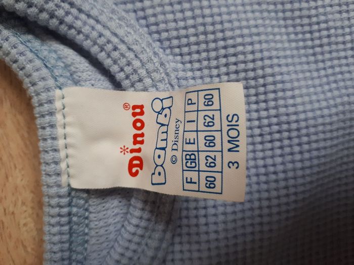 T-shirt de 3 mois bambi disney , 2 boutons / 1410 - photo numéro 4