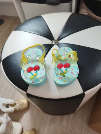 Petite paie de tong 18