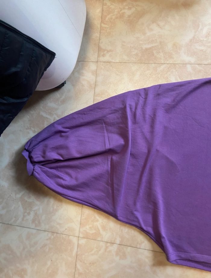 Superbe top violet avec manches amples, original et tendance. - photo numéro 3