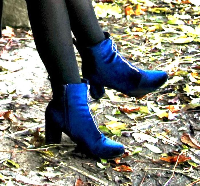 Bottines bleu marine effet velours – talons ronds & zip argenté chic - photo numéro 2