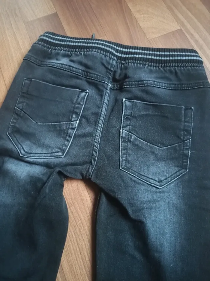 Jeans noir - photo numéro 4
