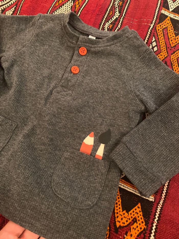 Pull hiver gris chiné, 12 mois,boutons rouge - photo numéro 3
