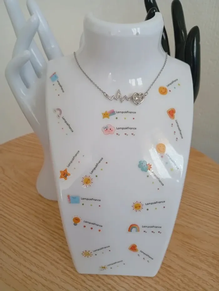 Collier argentée coeur infinit fréquence du coeur