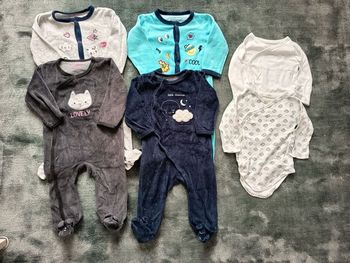 Lot pyjamas velours bodies 74 cm 9 mois