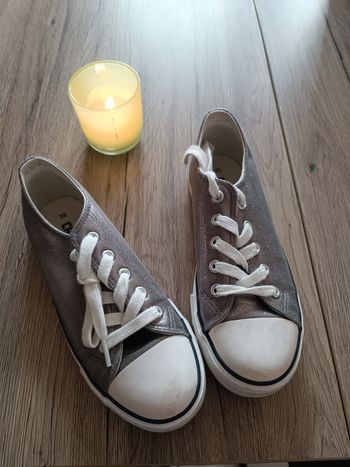 Tennis neuves taille 35