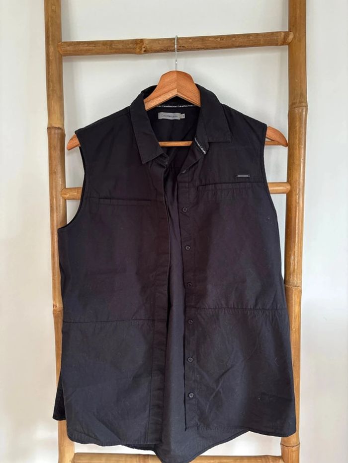 Chemise noire sans manche Calvin Klein taille S
