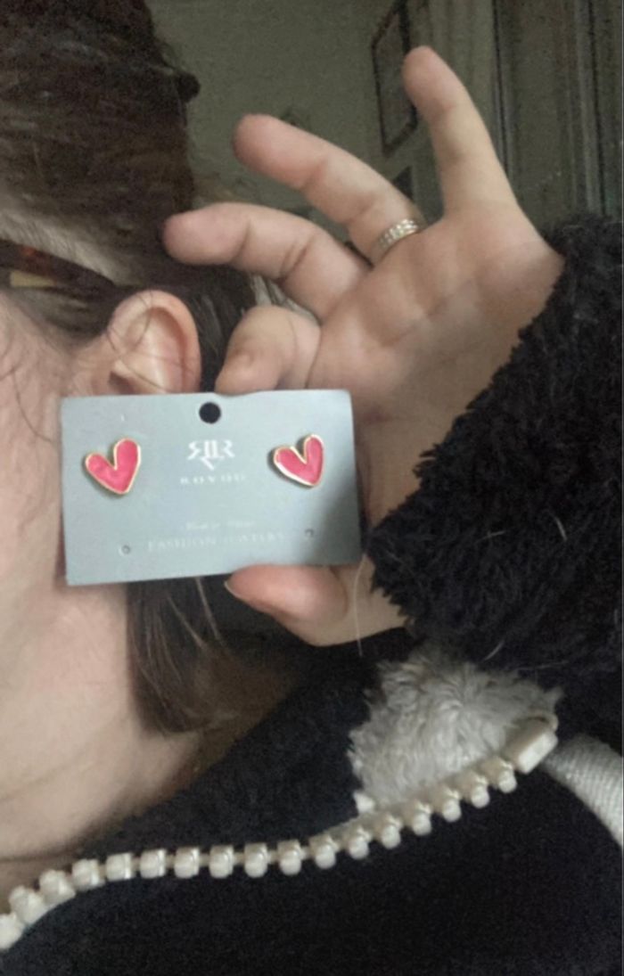 Boucles d’oreilles NEUVES pour femme forme de cœur couleur rose - photo numéro 2