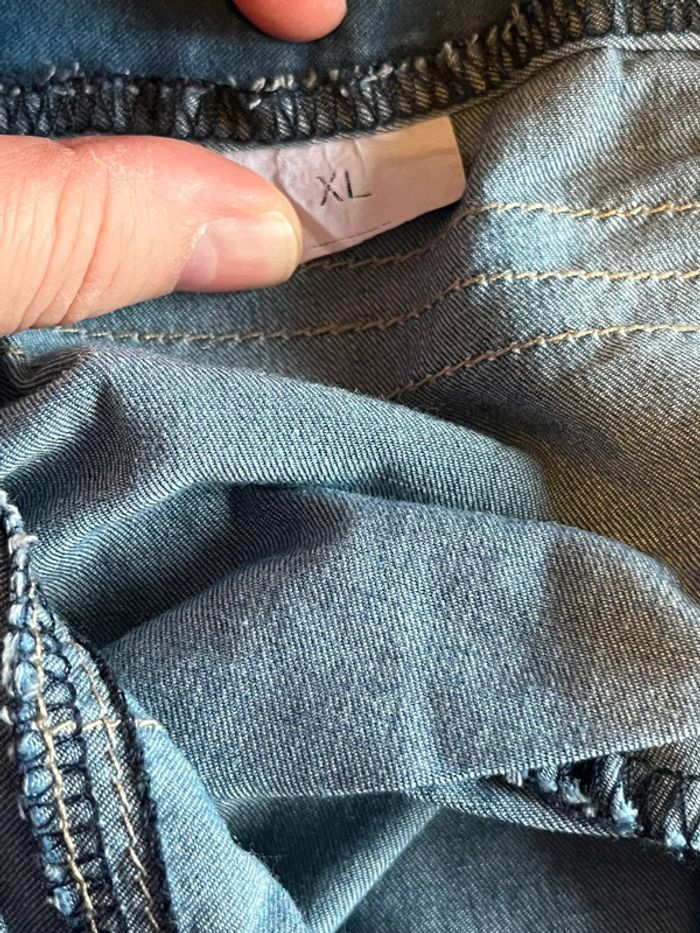 Je vend un jeans fin femme xL tres bon etat - photo numéro 2