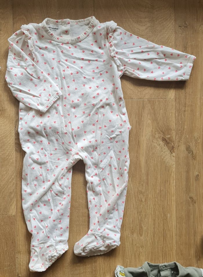 Lot de 5 pyjamas, bébé fille, taille 9/12 mois (Vertbaudet, Petit Beguin, Obaibi) - photo numéro 4
