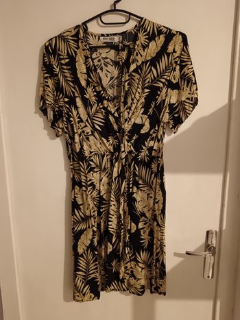 Robe dorée et noire taille M