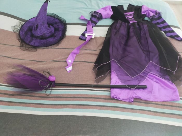 Costume sorcière fille taille 130cm/140cm - photo numéro 2