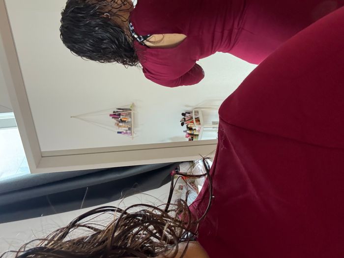 Robe bordeaux, décolletée au dos - photo numéro 2