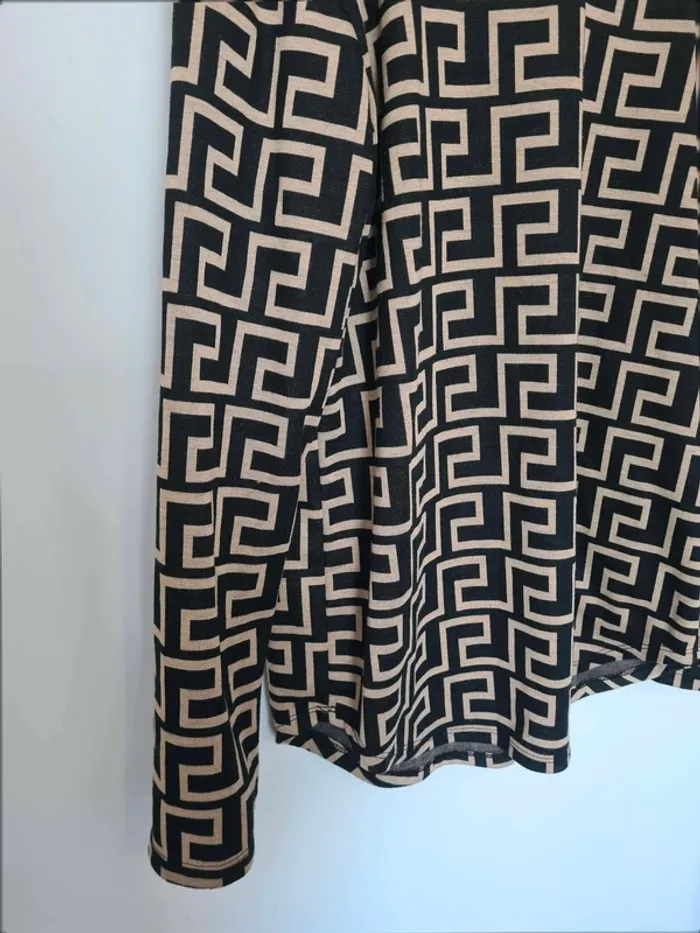 Haut motif gométrique taille 40 - photo numéro 5