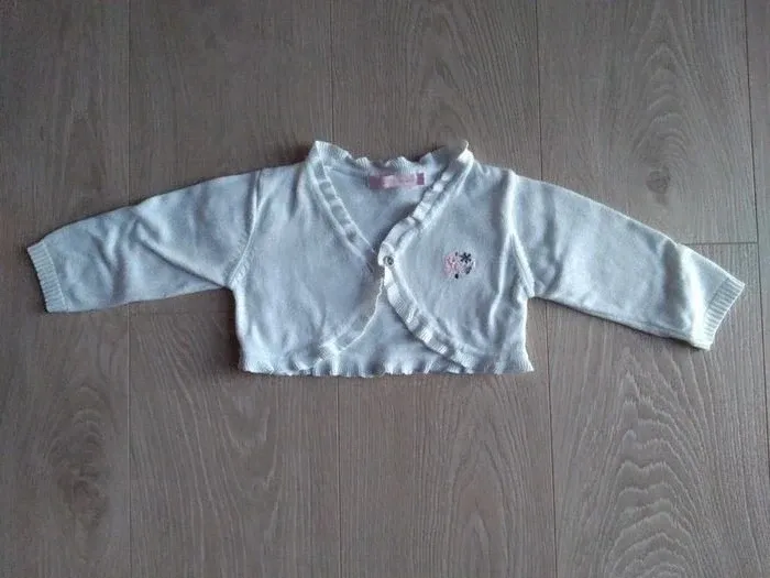 Gilet blanc court Gémo 12 mois