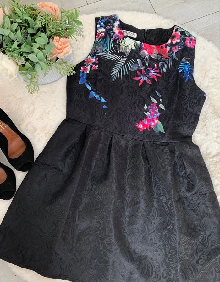 Robe cocktail neuve très chic - photo numéro 2