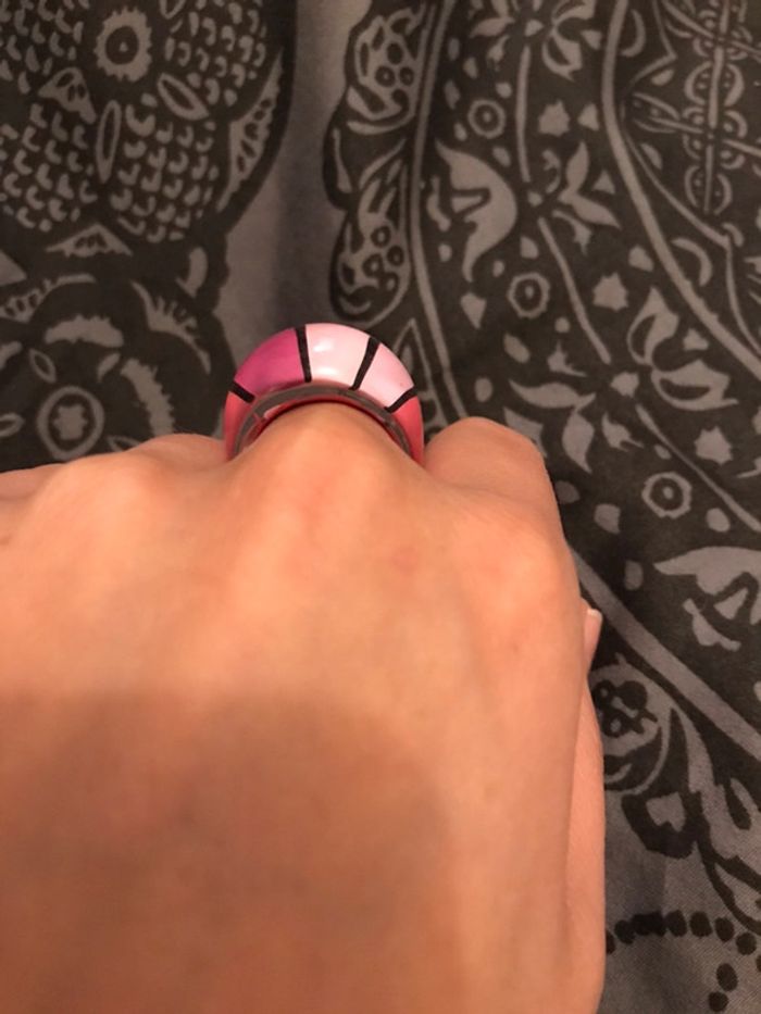 Bague originale rose/noir NEUVE - photo numéro 2