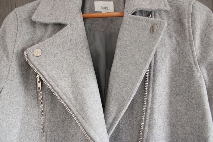 Petite veste grise - photo numéro 3