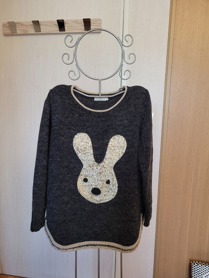 Pull avec sequins dorés