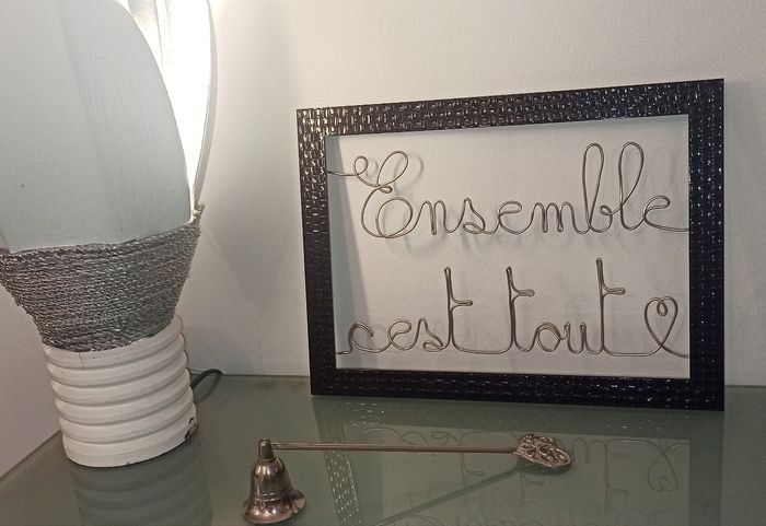 Cadre moderne "Ensemble c est tout" fabrication artisanale, en fil de fer - photo numéro 2