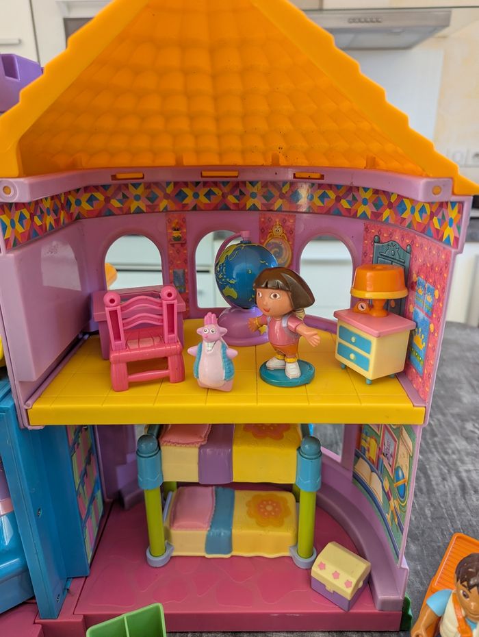 Château de Dora et nombreux accessoires - photo numéro 5