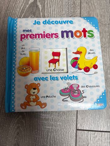 Livre je découvre mes premiers mots 
