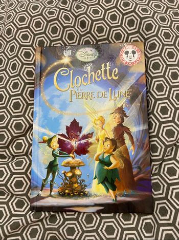 Livre clochette et la pierre de lune