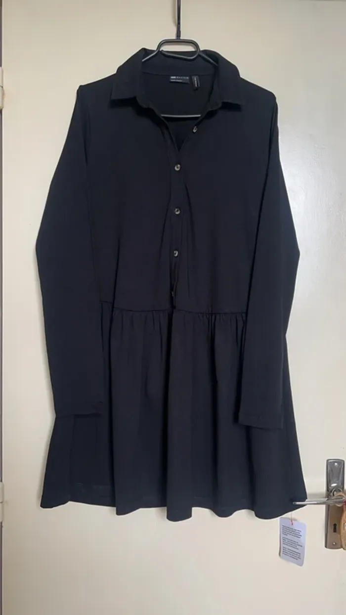 Robe chemise T36 Neuve 🖤 - photo numéro 2