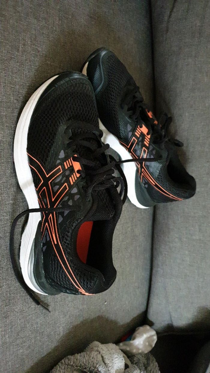 Basket asics pulse 9 quasi neuf