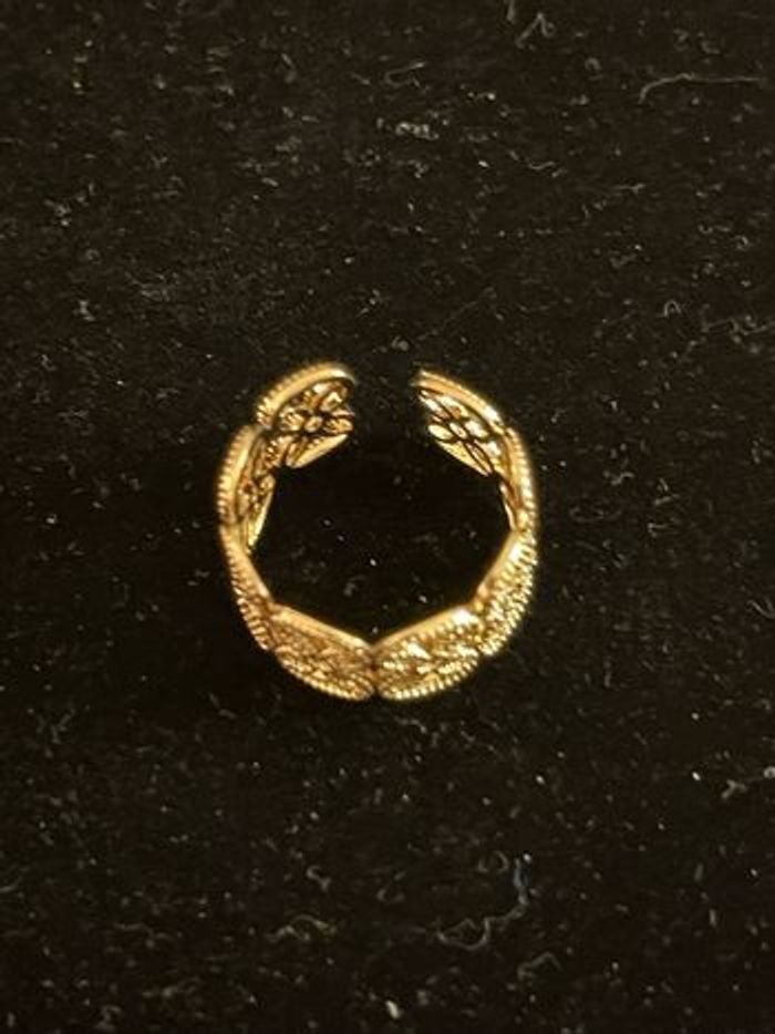 bague dorée - photo numéro 2