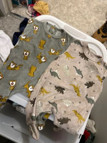 2 pyjamas